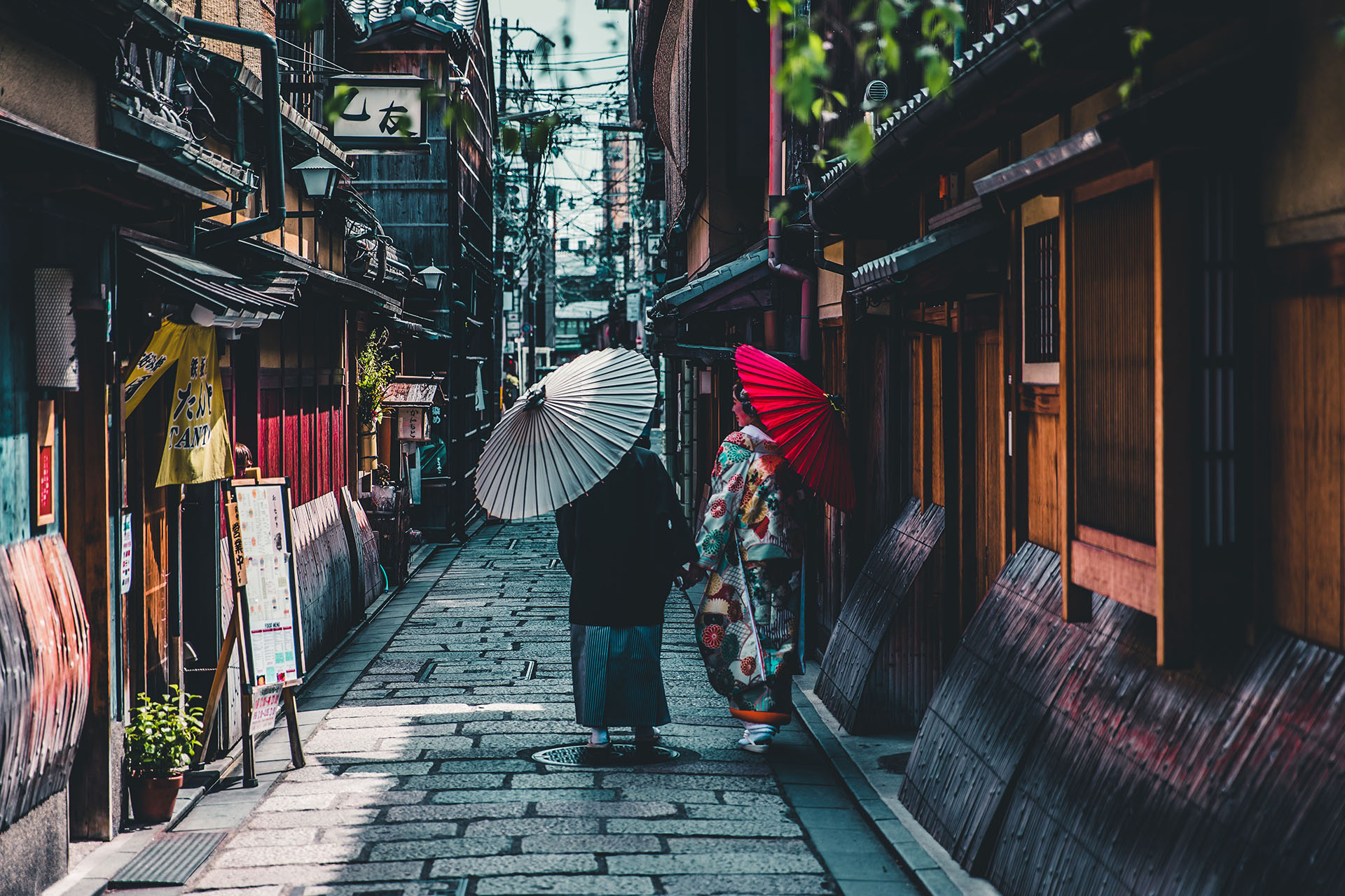 See the mystery of Japan, strange under the beautiful shot in Kyoto