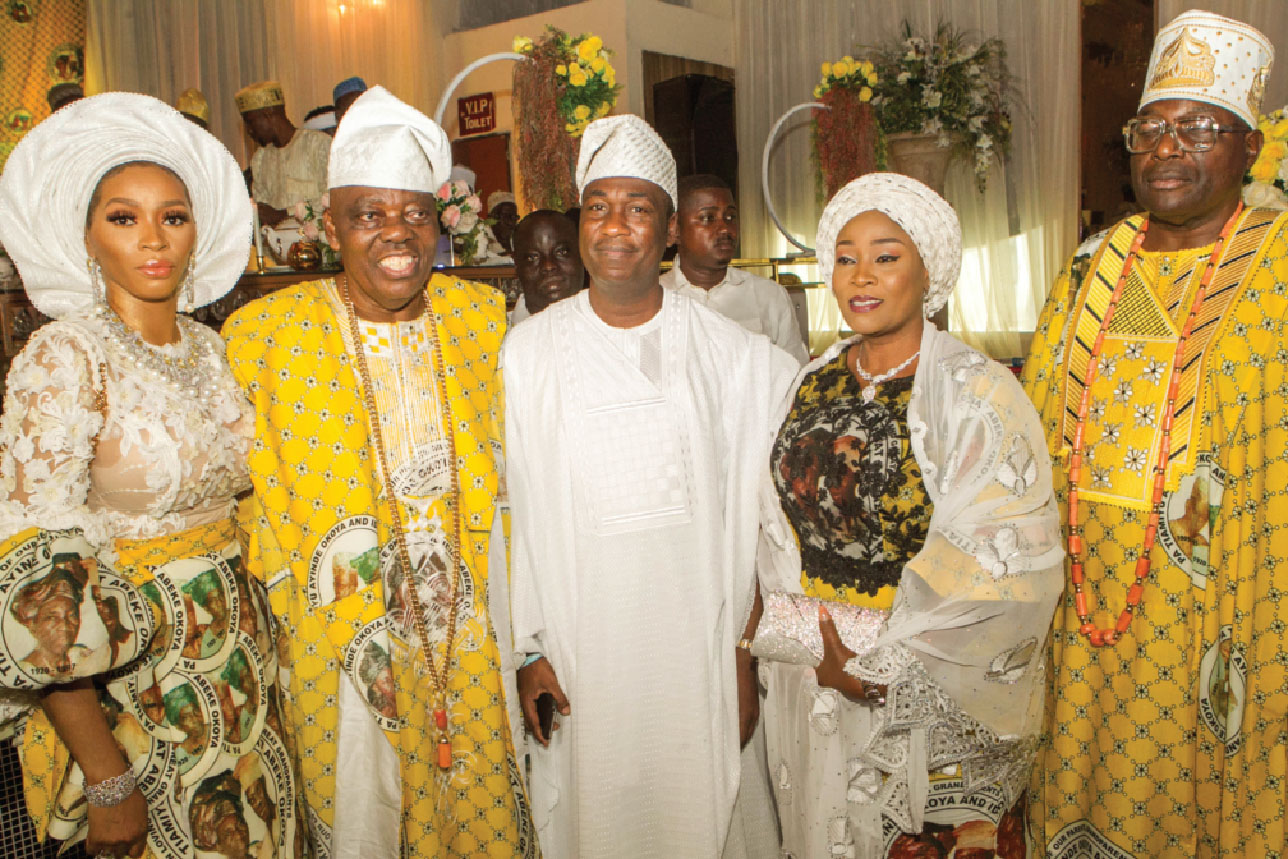 THE OKOYAS HONOUR PARENTS WITH SPECIAL FIDAU PRAYERS